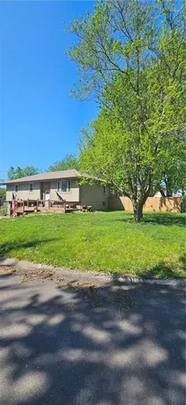 $289,000 | 326 Gregory Drive, Gower, MO 64454