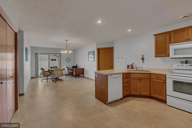 $295,900 | 6884 22nd Loop North, St. Cloud, MN 56303