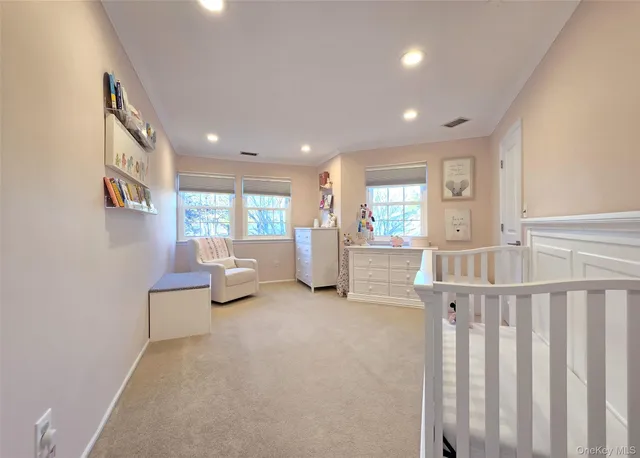 $749,999 | 31 Hampshire Court, Unit 31, Holbrook, NY 11741