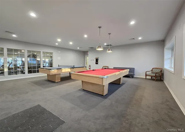 $749,999 | 31 Hampshire Court, Unit 31, Holbrook, NY 11741