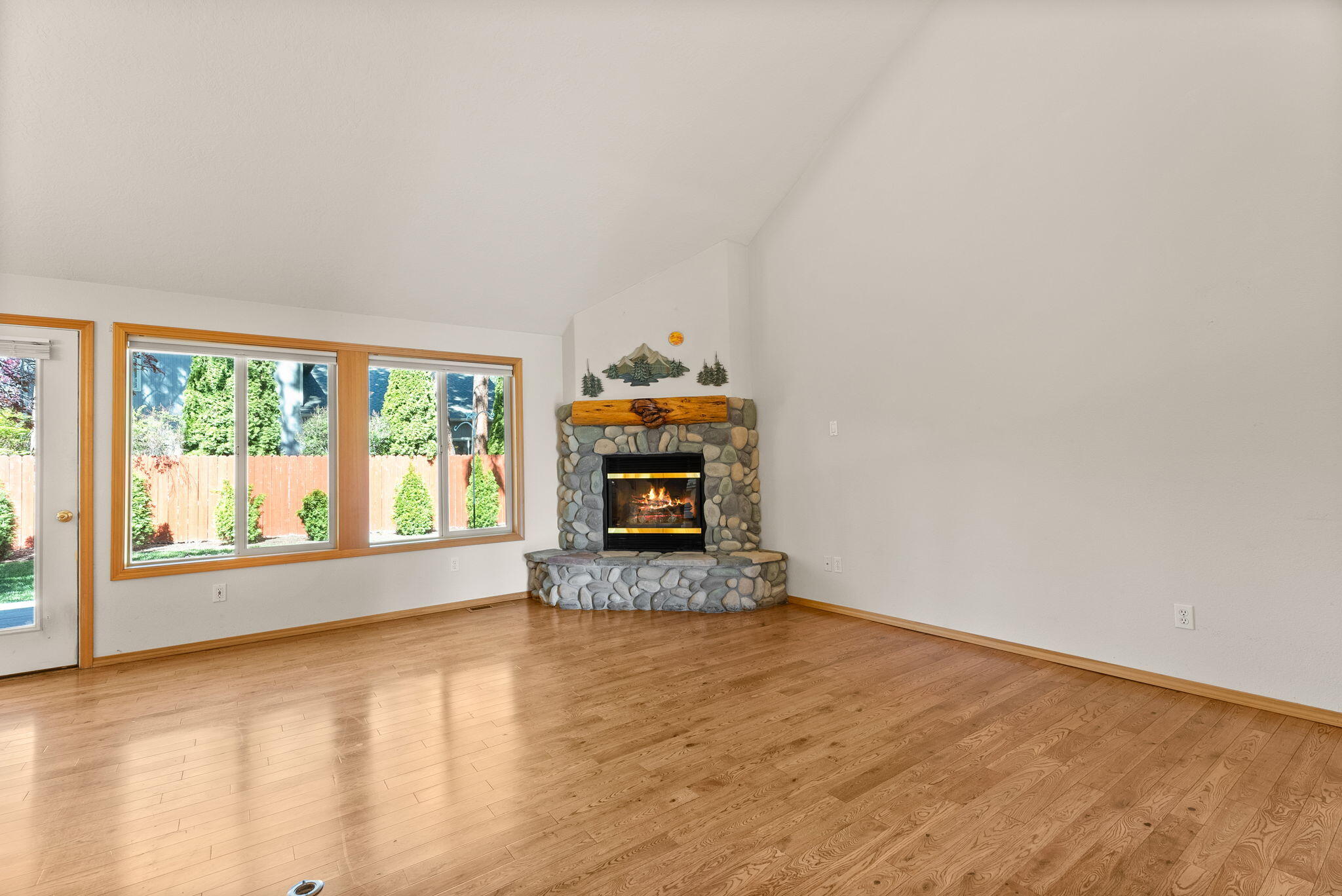 19910 Quail Pine Loop Bend, OR 97702 - Photo 14 of 34 4-web-or-mls-Riley Visuals-4