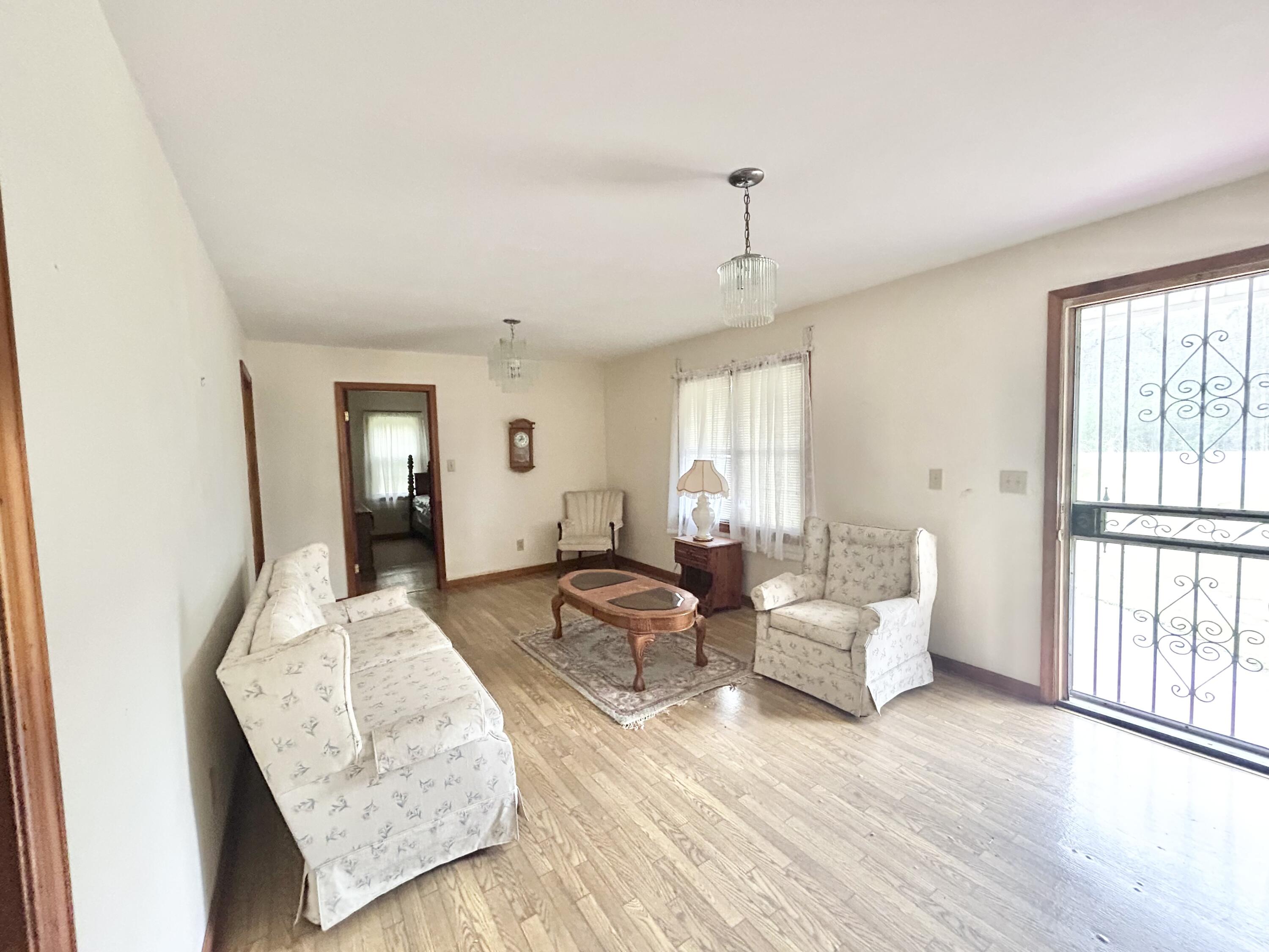 4304 Alex Harvin Highway Manning, SC 29102 - Photo 3 of 13 Living Room