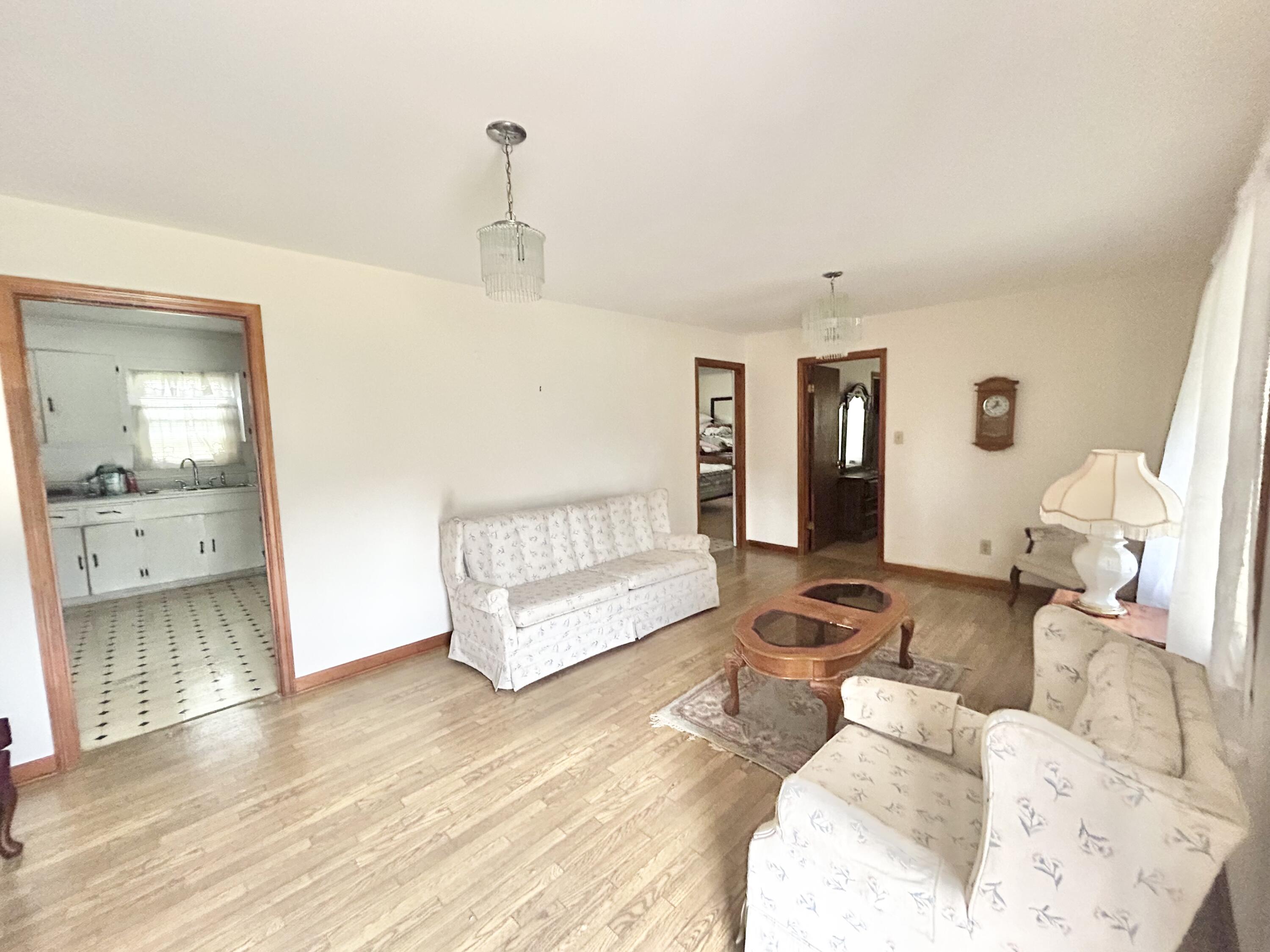 4304 Alex Harvin Highway Manning, SC 29102 - Photo 4 of 13 Living Room