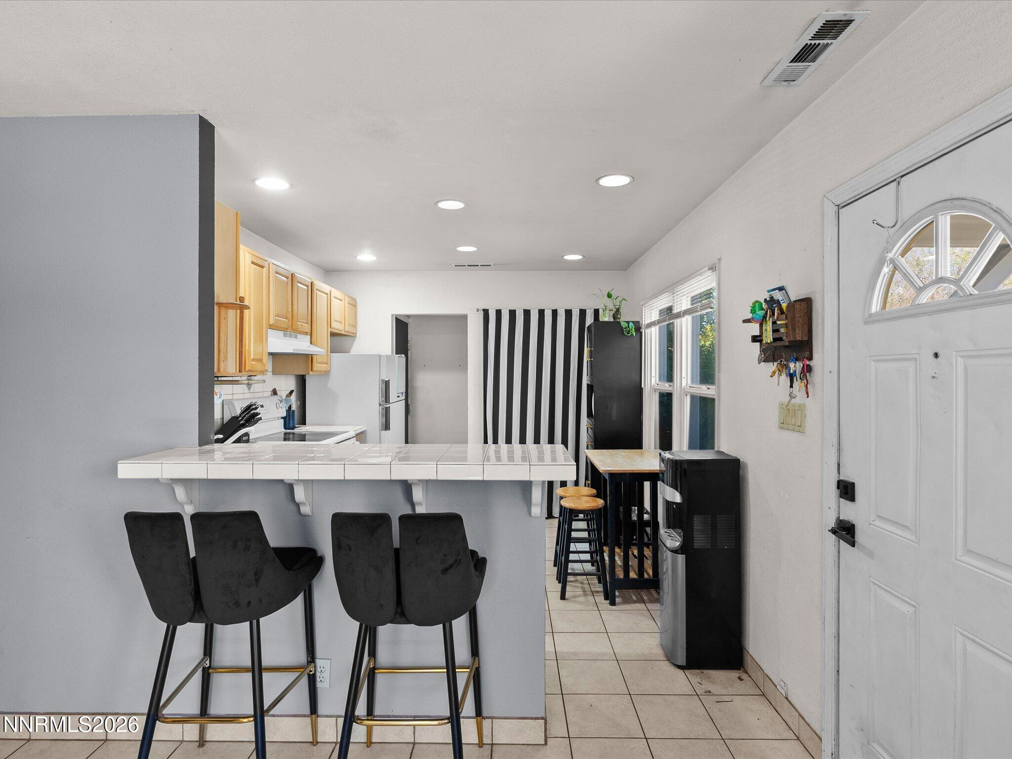 350 Claremont Street Reno, NV 89502 - Photo 5 of 28 05-350 Claremont St-107