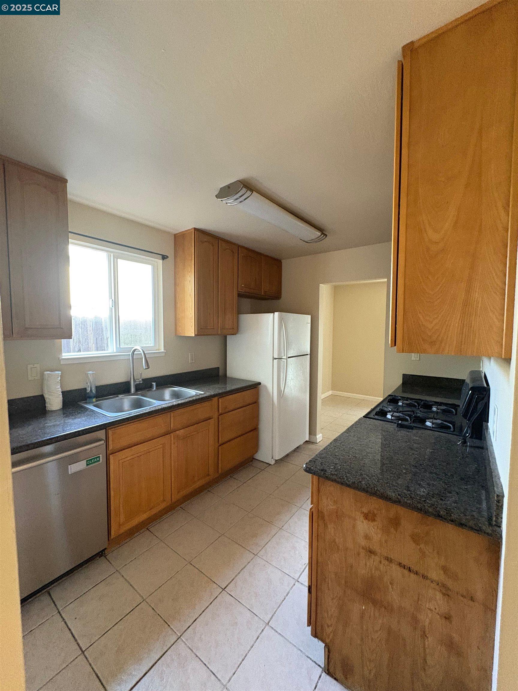 2181 Abbott Avenue Pittsburg, CA 94565 - Photo 2 of 8