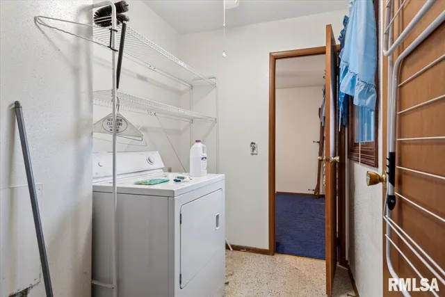 $180,000 | 5 Churchill Drive, Chatham, IL 62629