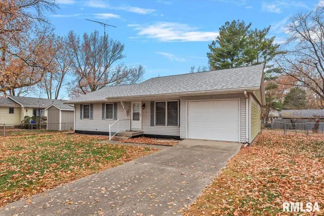 $180,000 | 5 Churchill Drive, Chatham, IL 62629