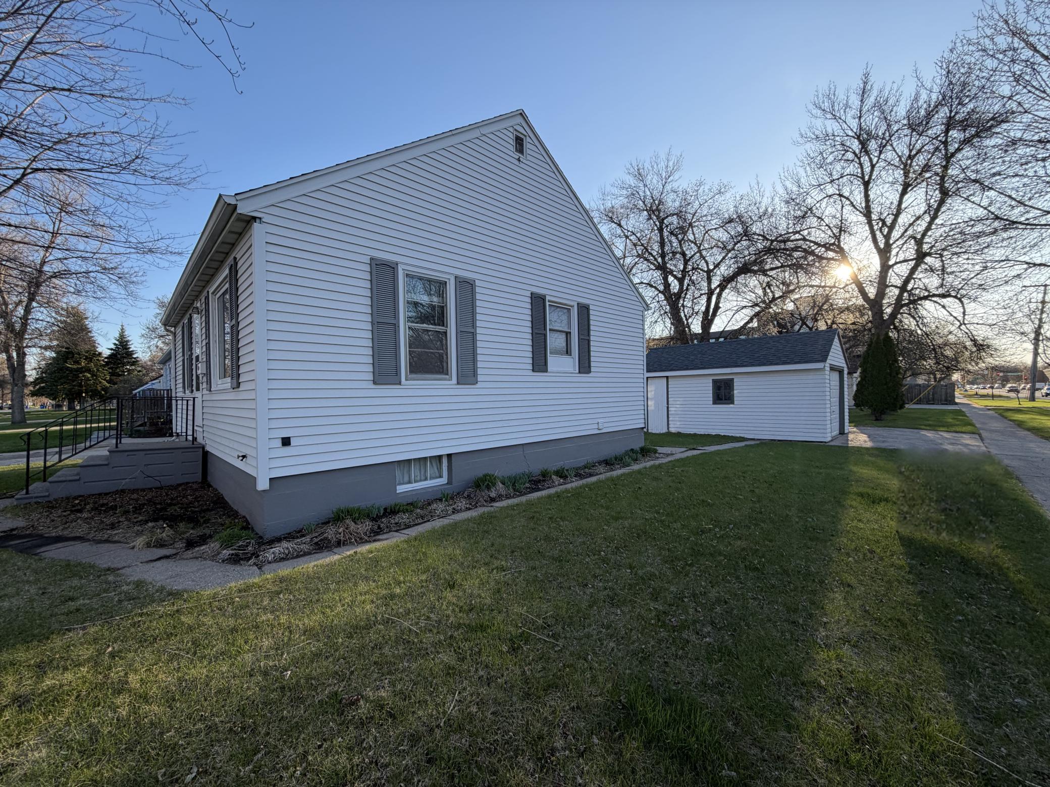 1630 14th Street South Fargo, ND 58103 - Photo 2 of 24