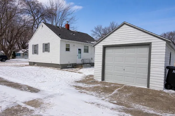 $249,900 | 1630 14th Street South, Fargo, ND 58103