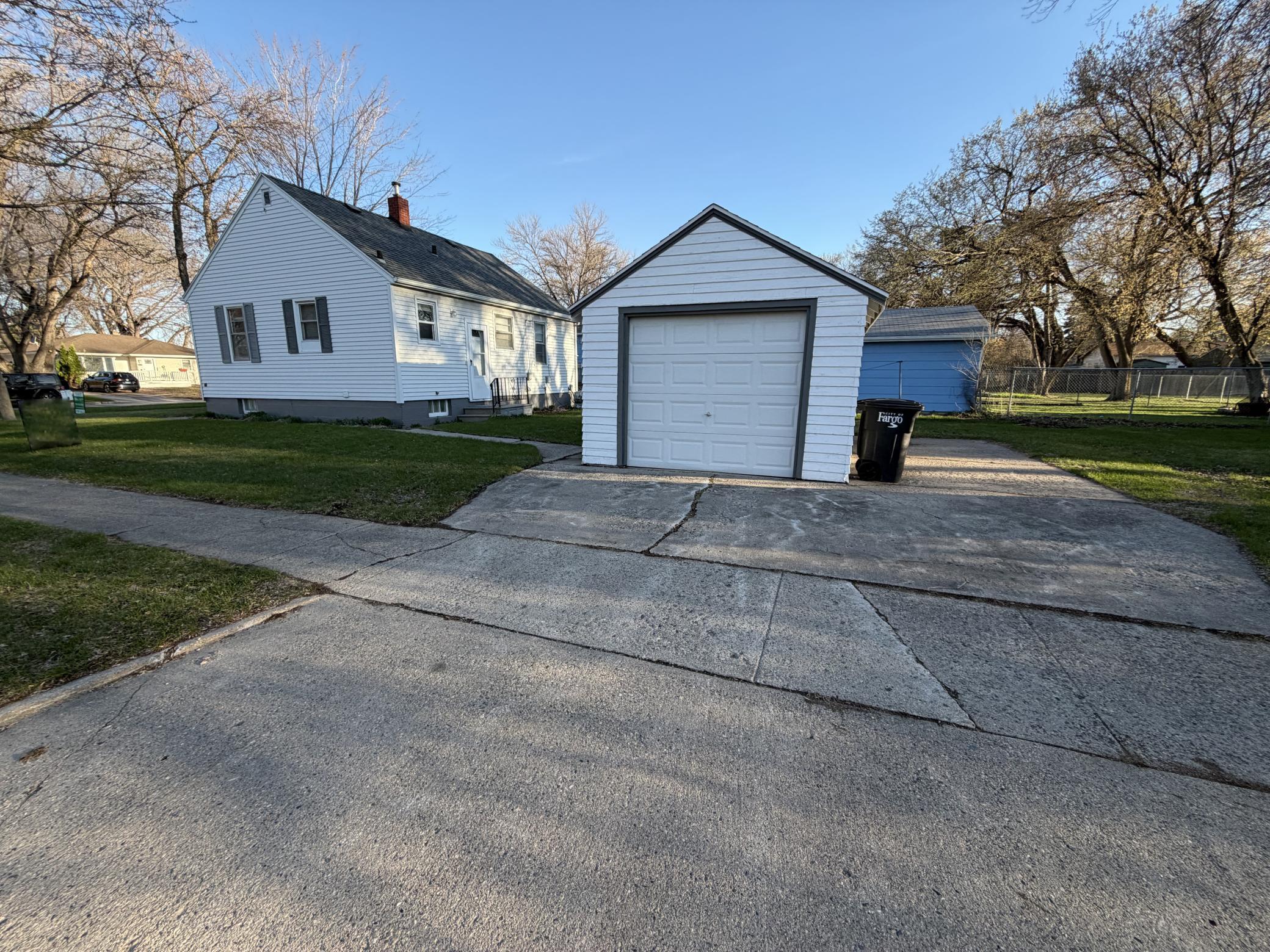 1630 14th Street South Fargo, ND 58103 - Photo 3 of 24