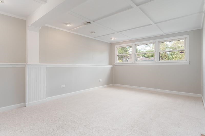 7924 Westview Lane Woodridge, IL 60517 - Photo 29 of 40 an empty room with windows