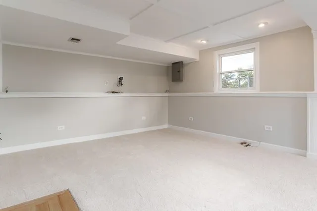 $405,000 | 7924 Westview Lane, Woodridge, IL 60517