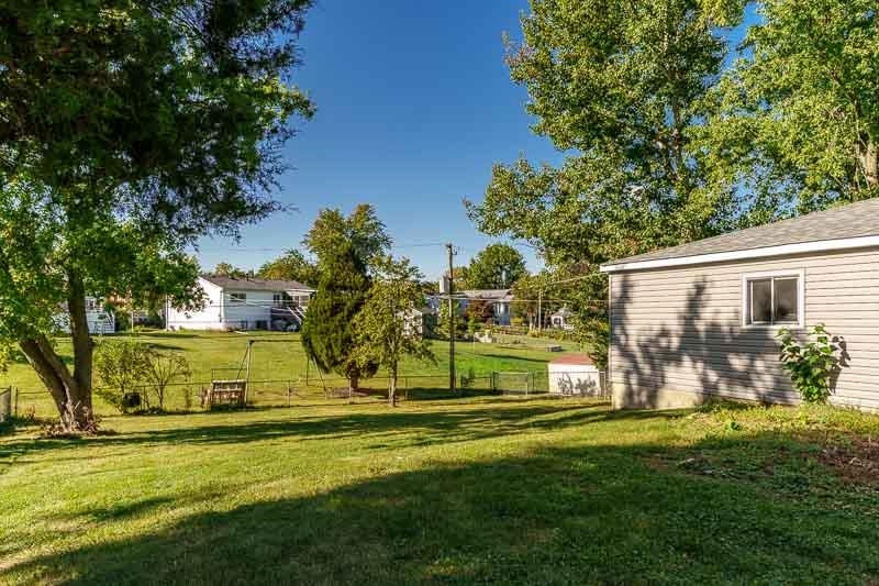 7924 Westview Lane Woodridge, IL 60517 - Photo 4 of 40 a view of a house with a yard