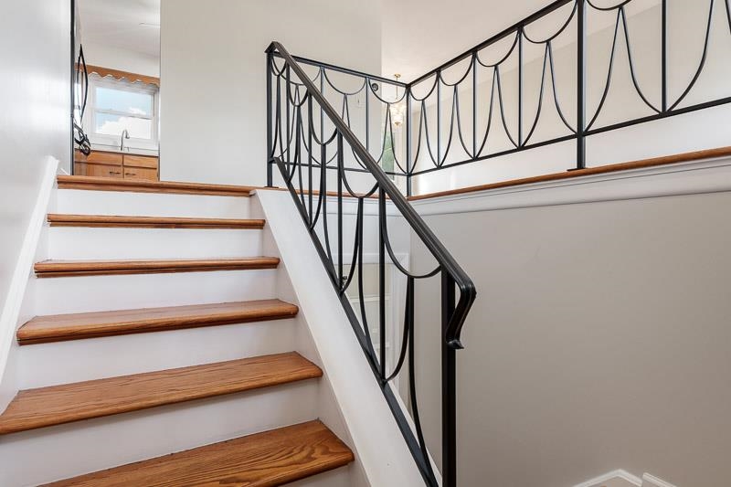 7924 Westview Lane Woodridge, IL 60517 - Photo 9 of 40 a view of entryway