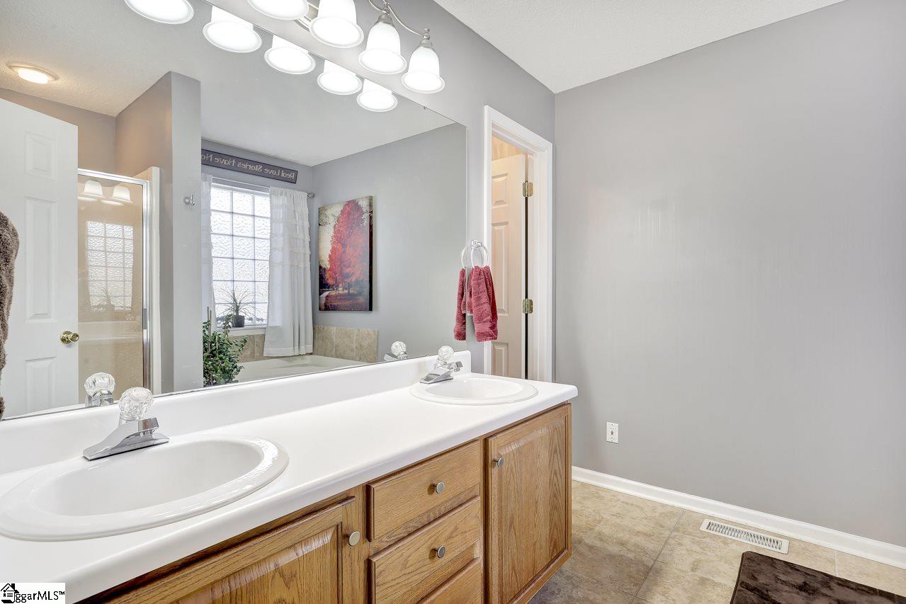 327 West Autumn Ridge Road Moore, SC 29369 - Photo 18 of 34 Gallery Image 18