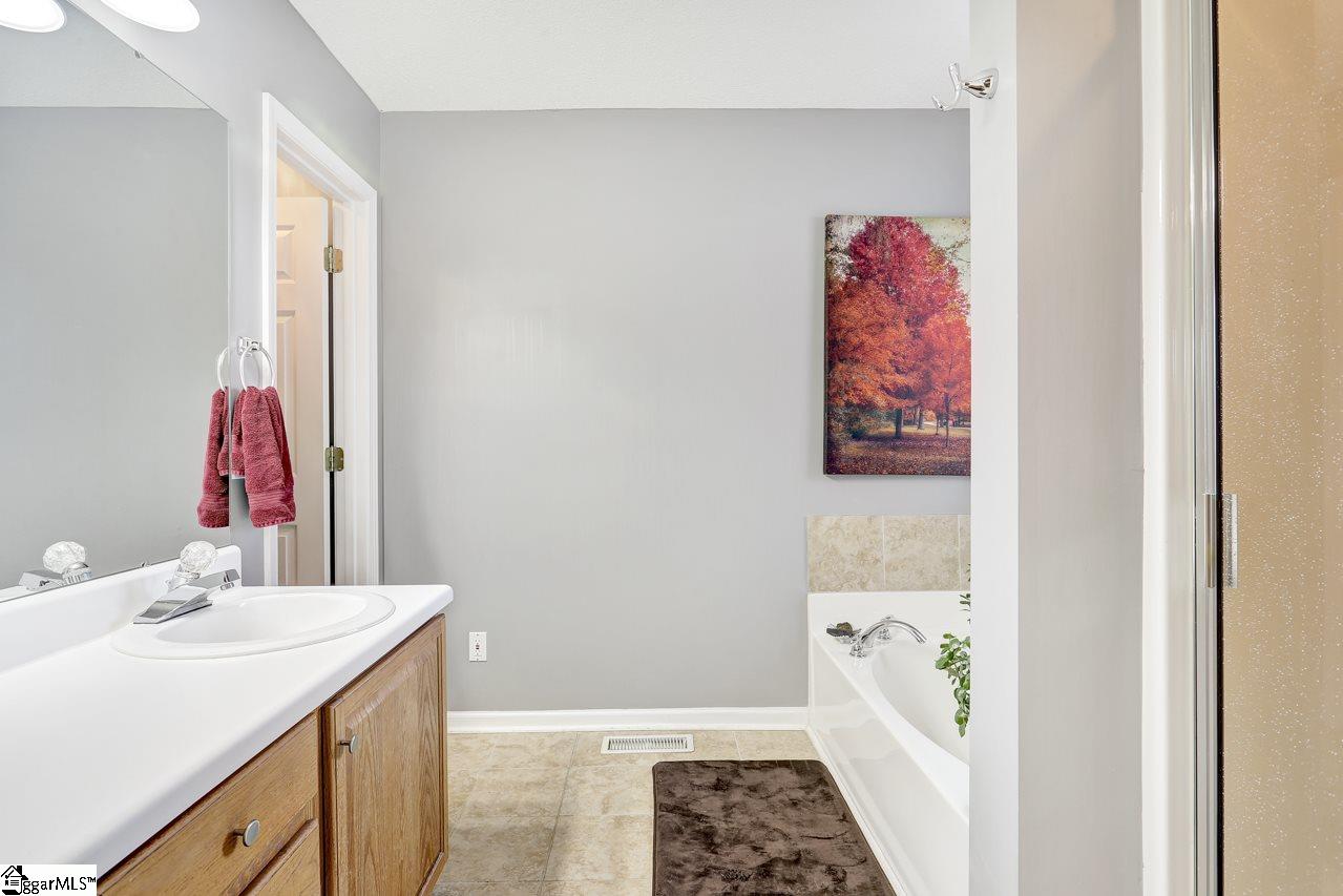 327 West Autumn Ridge Road Moore, SC 29369 - Photo 19 of 34 Gallery Image 19