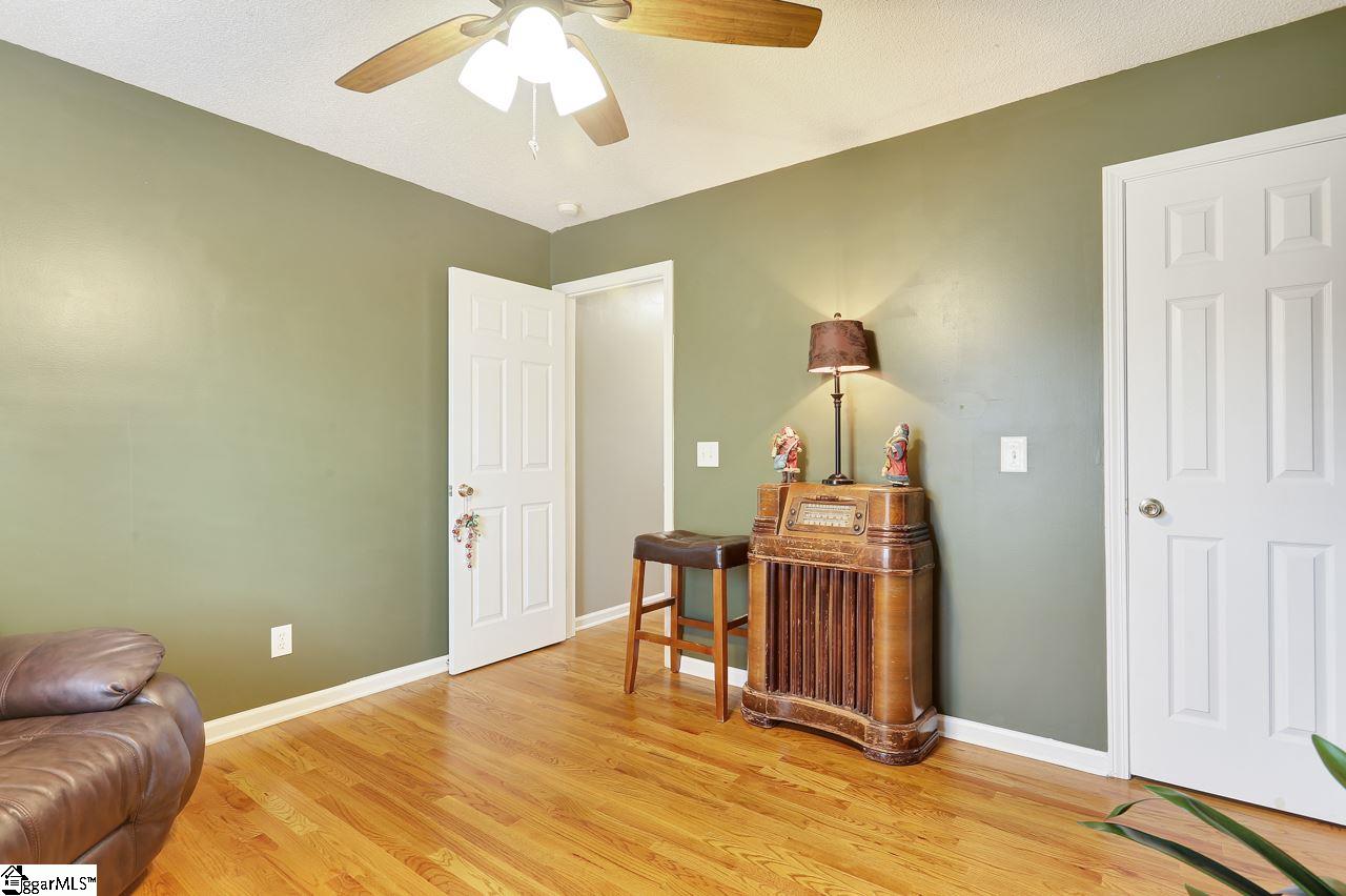 327 West Autumn Ridge Road Moore, SC 29369 - Photo 24 of 34 Gallery Image 24