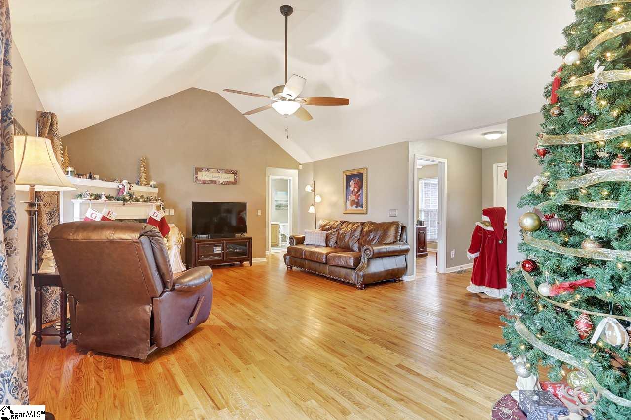 327 West Autumn Ridge Road Moore, SC 29369 - Photo 9 of 34 Gallery Image 9