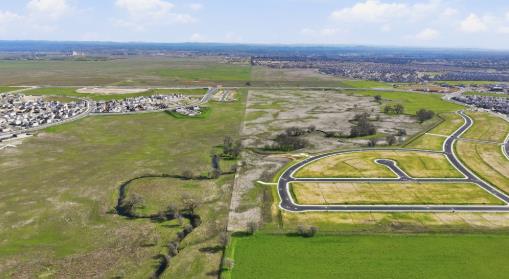 3249 Switchback Street Roseville, CA 95747 - Photo 6 of 11 Winding Creek Community