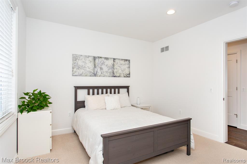 25925 York Road Royal Oak, MI 48067 - Photo 68 of 88