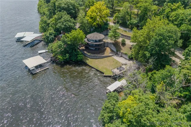 $835,000 | 172 Kansas City Way, Sunrise Beach, MO 65079