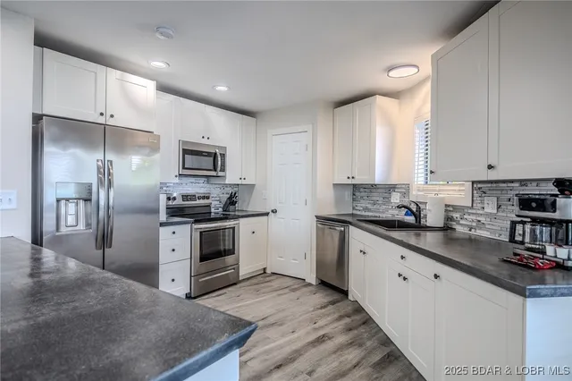 $835,000 | 172 Kansas City Way, Sunrise Beach, MO 65079