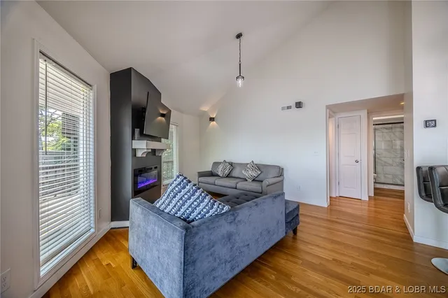 $835,000 | 172 Kansas City Way, Sunrise Beach, MO 65079