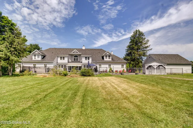 $925,000 | 9 University Place, Amsterdam, NY 12010