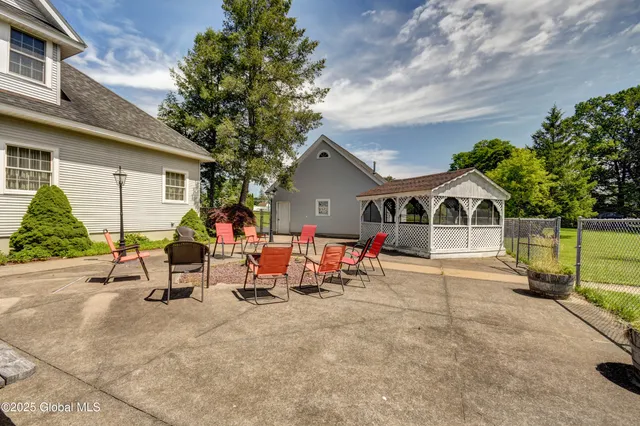 $925,000 | 9 University Place, Amsterdam, NY 12010