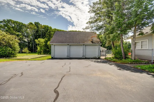 $925,000 | 9 University Place, Amsterdam, NY 12010