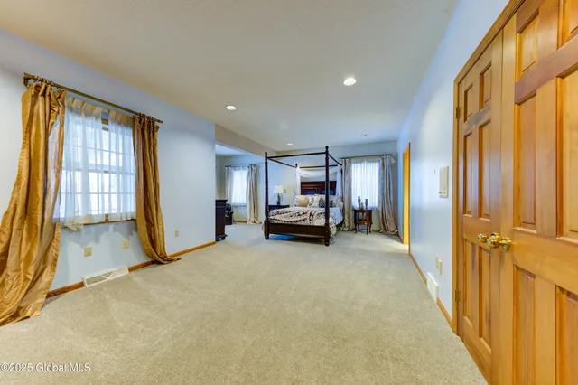 $925,000 | 9 University Place, Amsterdam, NY 12010