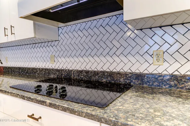 $925,000 | 9 University Place, Amsterdam, NY 12010