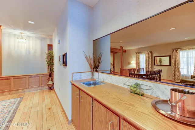 $925,000 | 9 University Place, Amsterdam, NY 12010