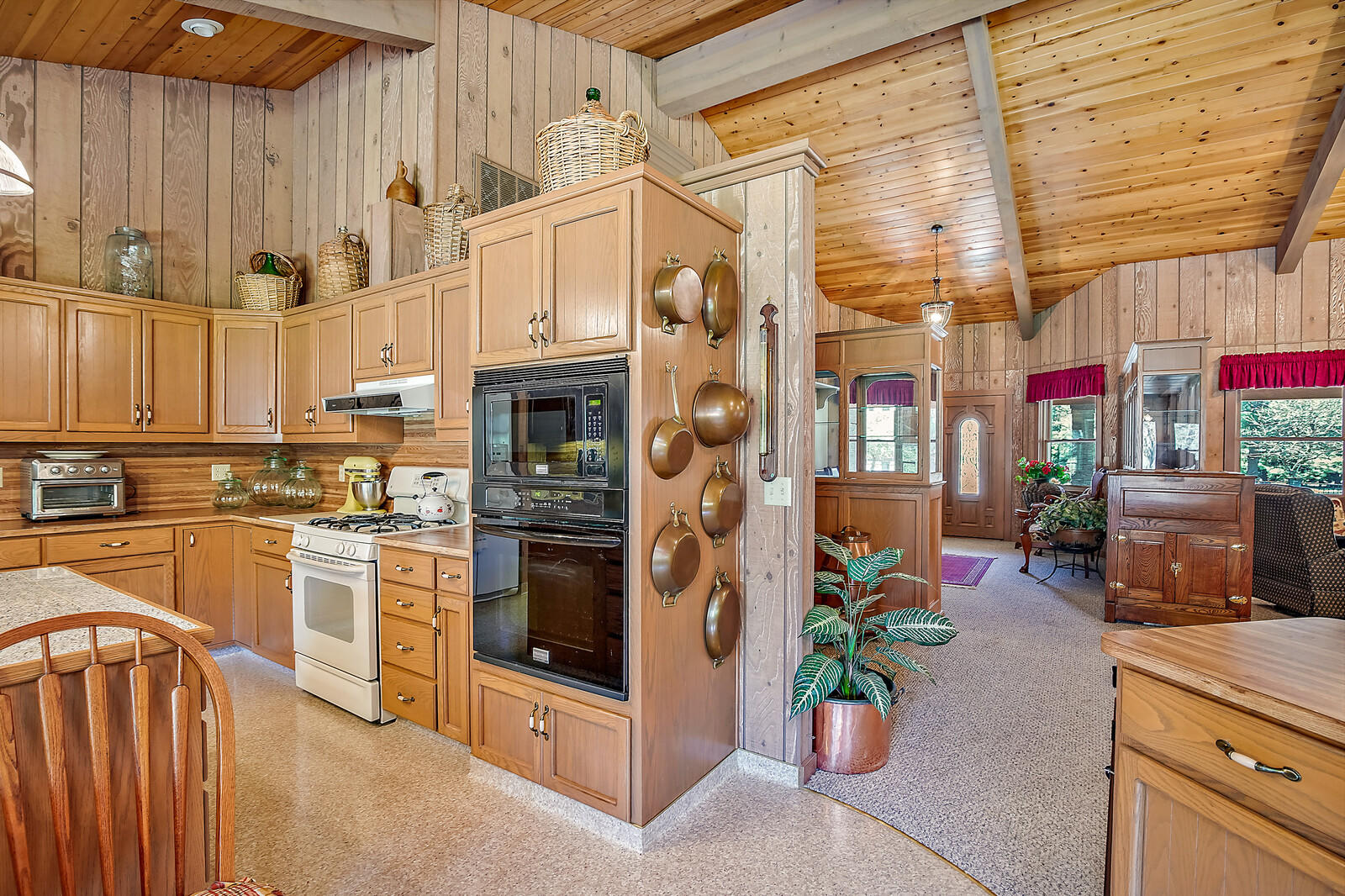 12300 Blackwell Road Central Point, OR 97502 - Photo 10 of 76 kitchenoven