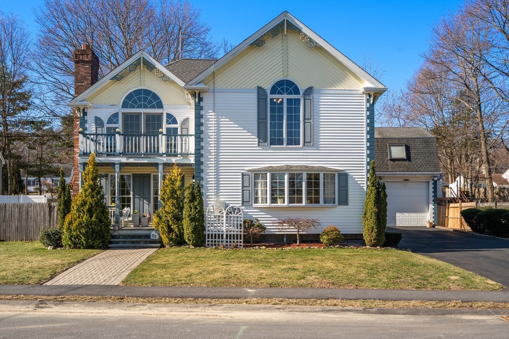 113 Temple Road Waltham, MA 02452 - Photo 2 of 35