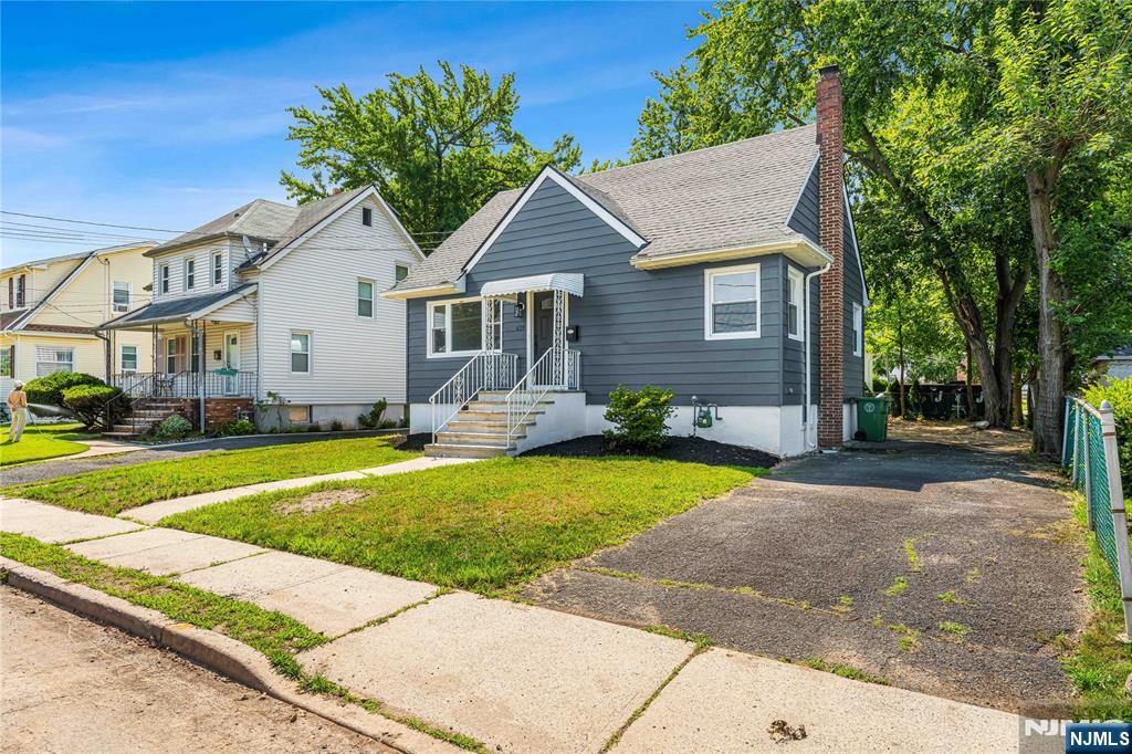 429 Wheatsheaf Road Roselle, NJ 07203 - Photo 4 of 39