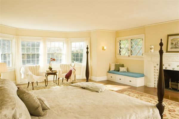 7 Norton's Point Road Manchester, MA 01944 - Photo 12 of 29 a living room with furniture and a flat screen tv