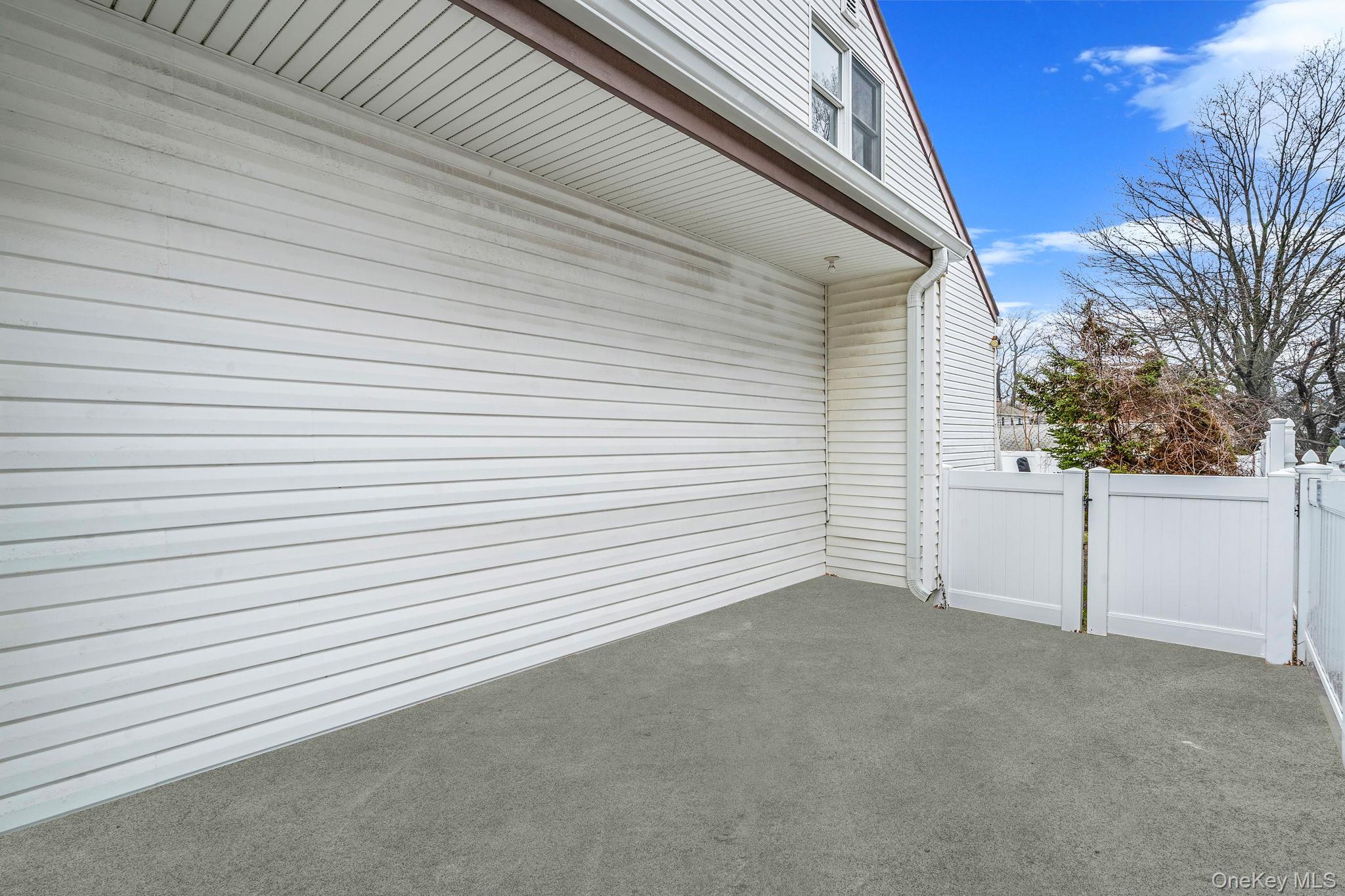 12 Edna Court Valley Stream, NY 11580 - Photo 5 of 20 a view of a garage