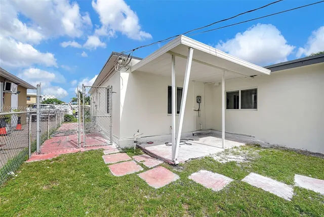 $599,999 | 26 East 45th Street, Hialeah, FL 33013