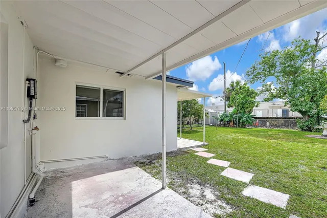 $599,999 | 26 East 45th Street, Hialeah, FL 33013