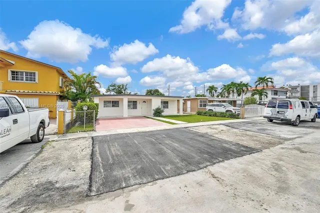 $599,999 | 26 East 45th Street, Hialeah, FL 33013