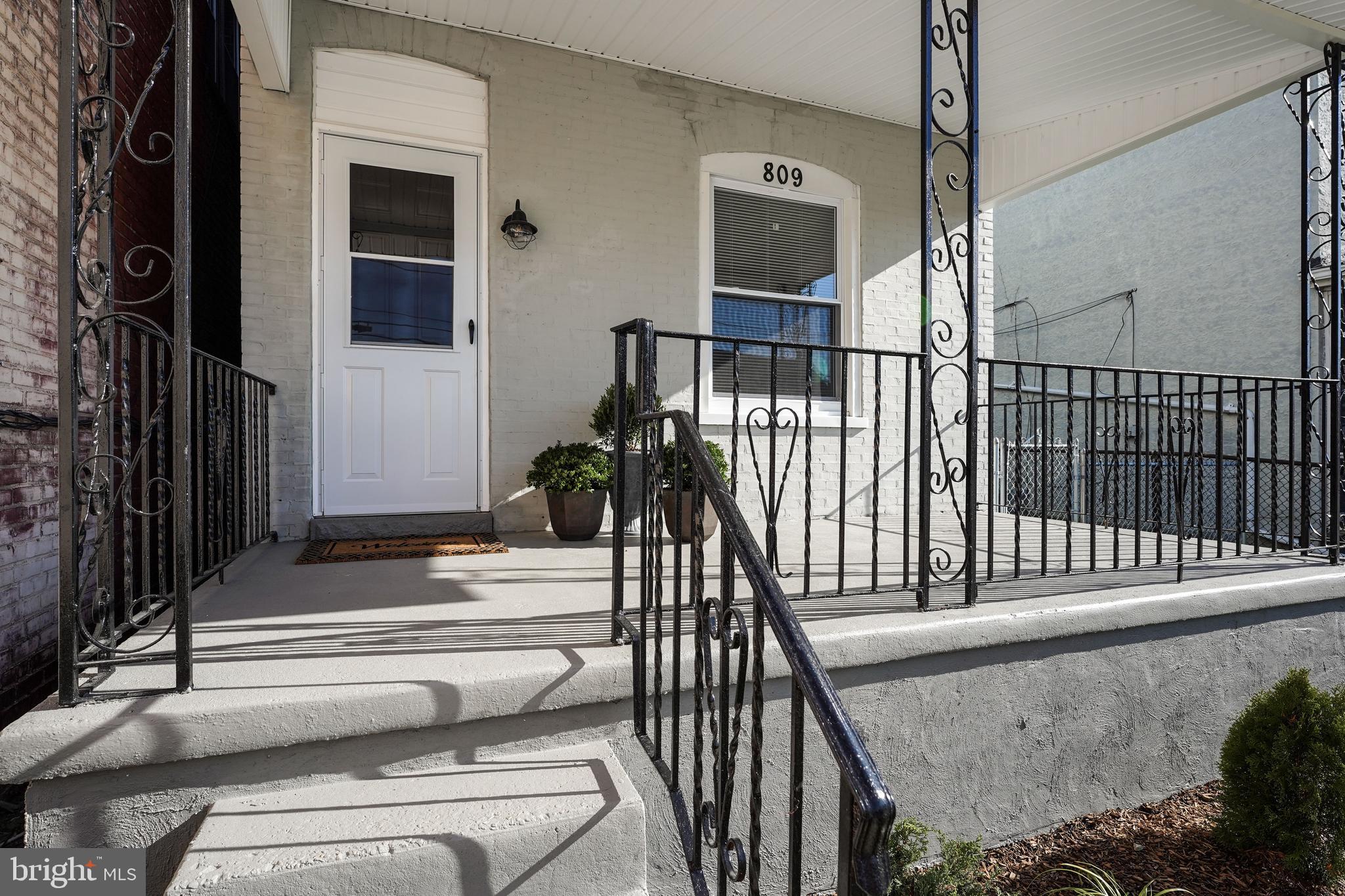 809 Market Street Marcus Hook, PA 19061 - Photo 4 of 35