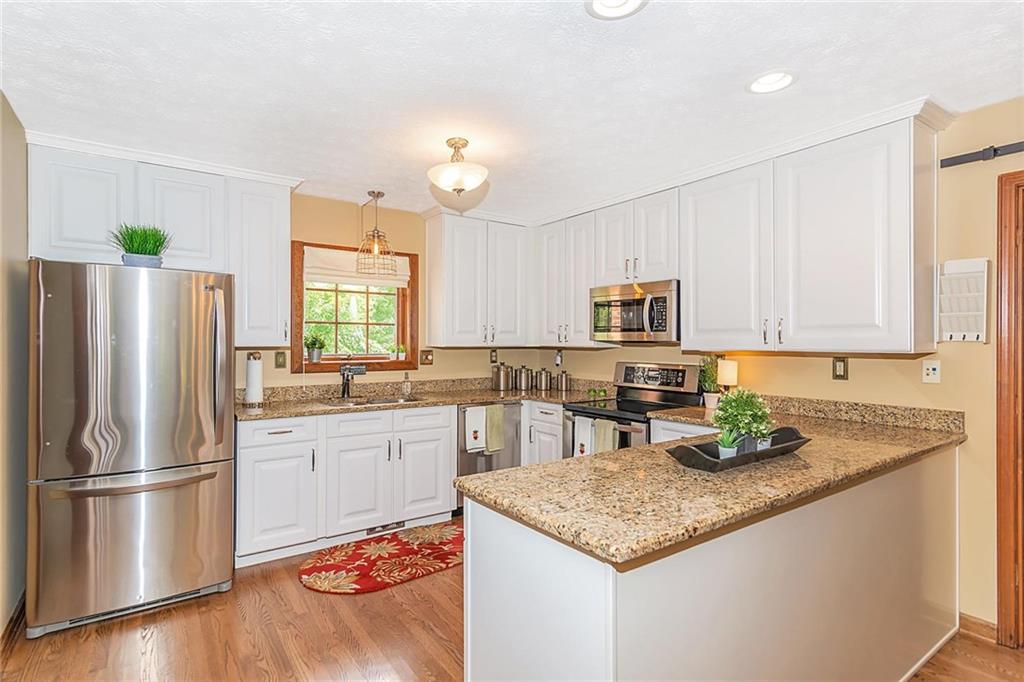 9944 Fall Creek Road Indianapolis, IN 46256 - Photo 4 of 32 Gallery Image 4