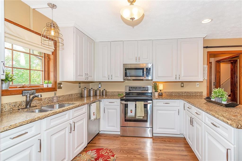 9944 Fall Creek Road Indianapolis, IN 46256 - Photo 5 of 32 Gallery Image 5