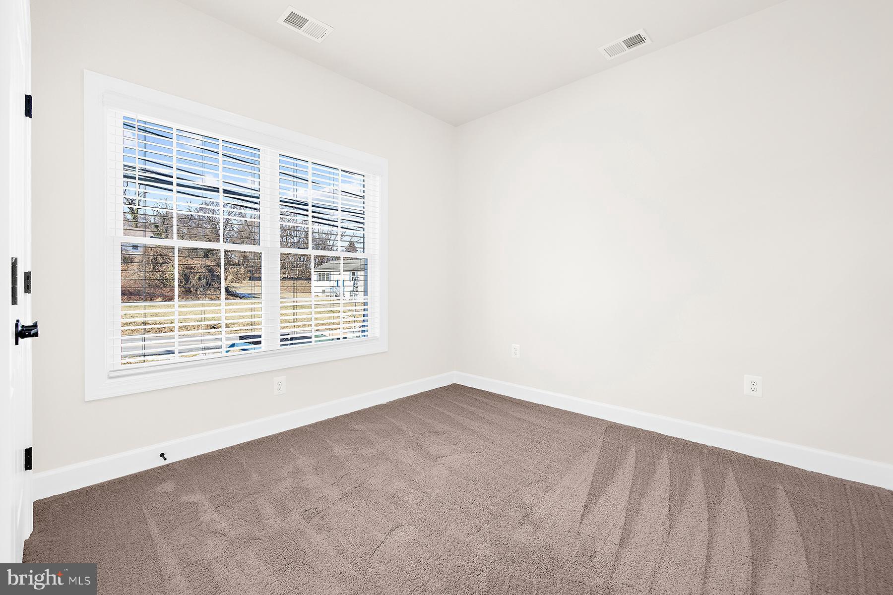 5203 McCormick Avenue Baltimore, MD 21206 - Photo 17 of 20 Bedroom 1