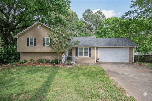$379,900 | 558 Peeples Valley Road Northeast, Cartersville, GA 30121