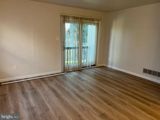 $1,800 | 83 West Laurel Avenue, Cheltenham, PA 19012