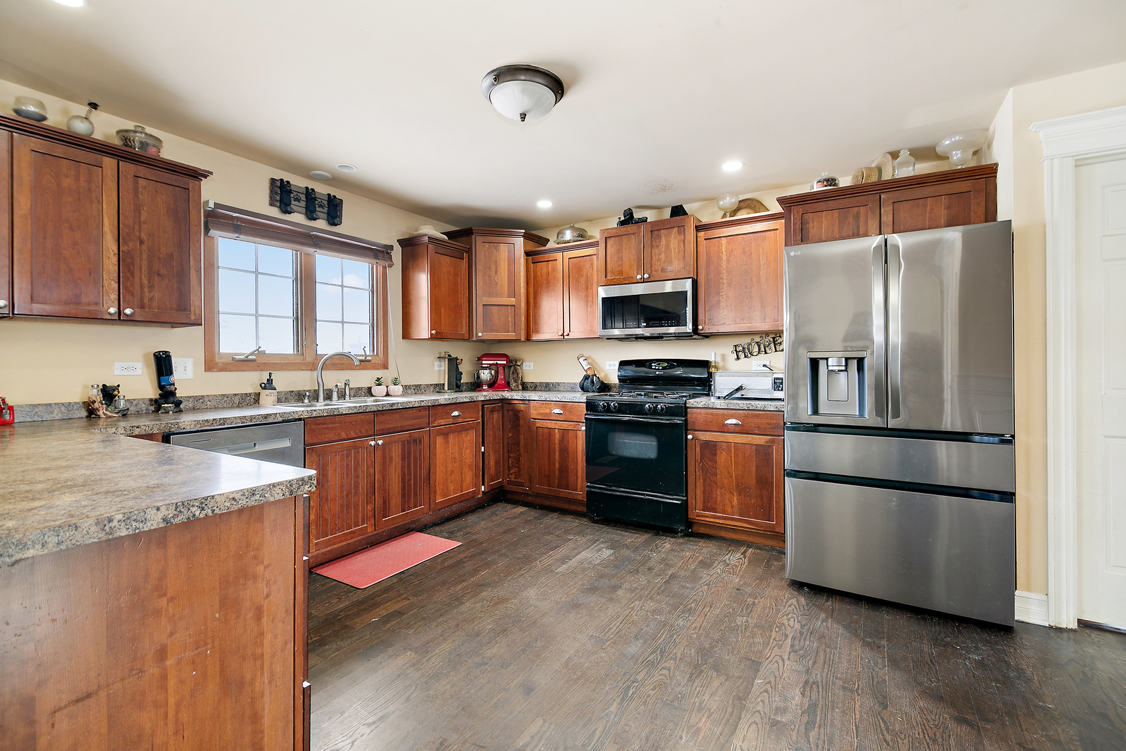 1123 Meadow Path Manteno, IL 60950 - Photo 3 of 32