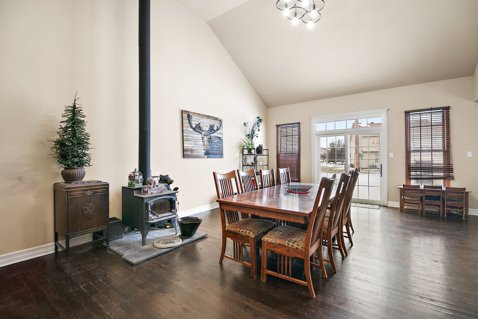 1123 Meadow Path Manteno, IL 60950 - Photo 8 of 32