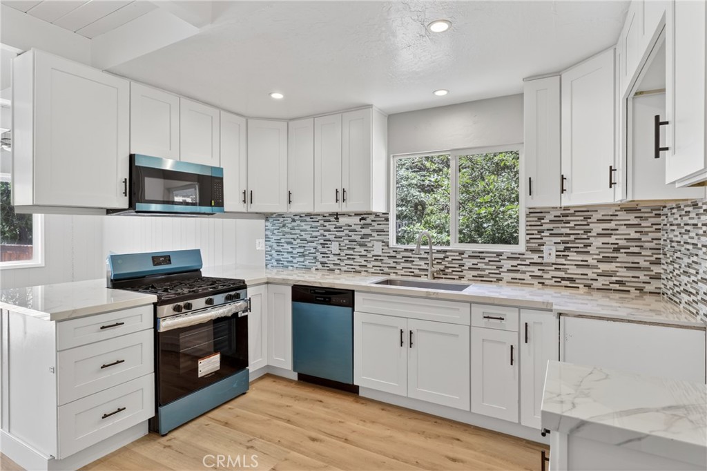 1106 Grass Valley Road Lake Arrowhead, CA 92352 - Photo 4 of 46
